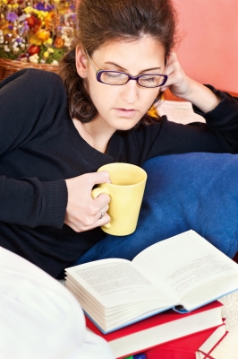 mujer con taza